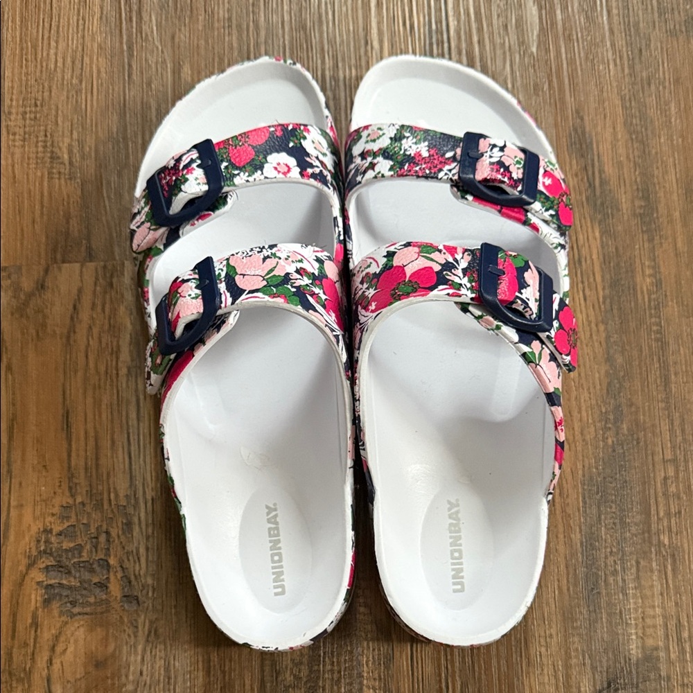 UNIONBAY Floral Buckle Sandals